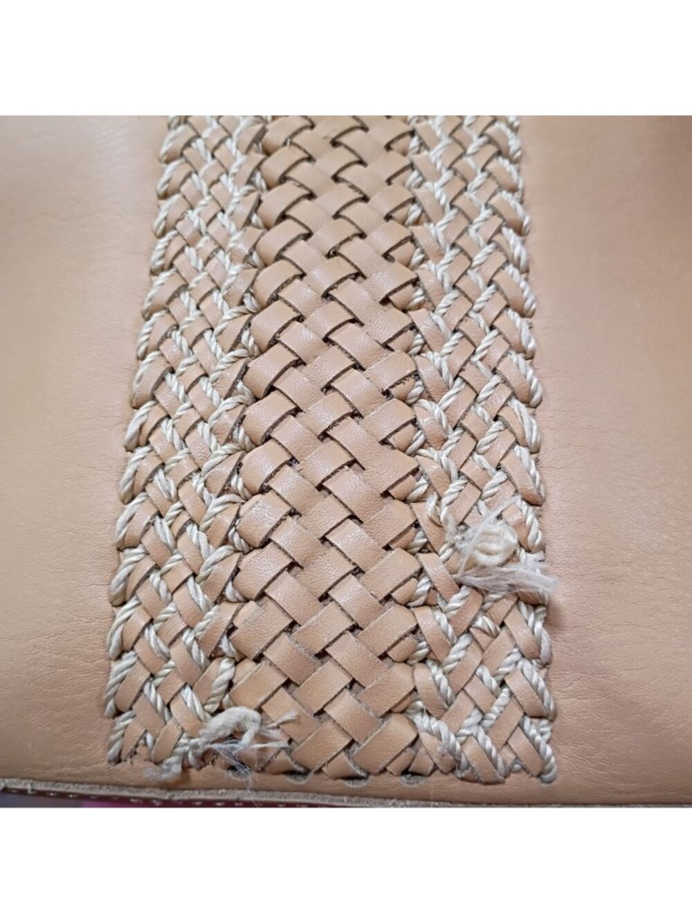 The Sak Leather Crossbody Drawstring Bucket Bag Tan Adjustable Strap - Picture 14 of 14